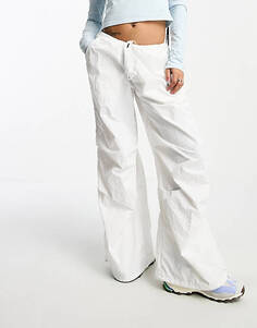 Белые брюки карго с парашютом ASOS DESIGN Petite