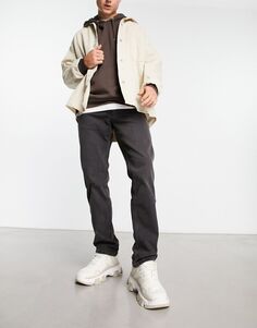 Серые джинсы прямого кроя Wrangler Greensboro