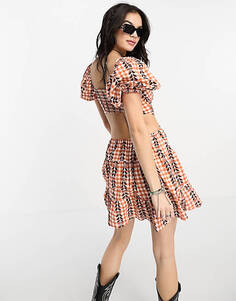 Свободное мини-платье Reclaimed Vintage с вырезом на спине в клетку с принтом