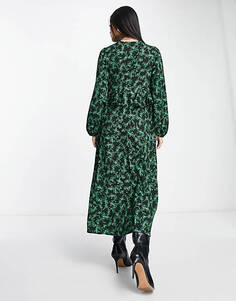 Зеленое платье миди с жатым цветочным принтом и рюшами New Look