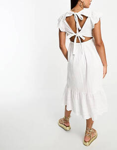 Белое летнее платье с v-образным вырезом и вышивкой Accessorize