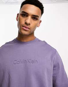 Фиолетовая футболка с тисненым логотипом Calvin Klein