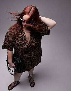 Сувенирное платье-рубашка с животным принтом Topshop Curve