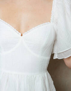 Белое платье мини с хлопковой вуалью Labelrail x Lara Adkins