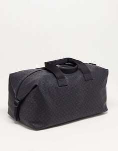 Черная прорезиненная сумка выходного дня с монограммой Calvin Klein