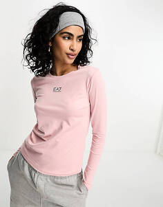 Светло-розовая футболка с длинными рукавами и логотипом EA7