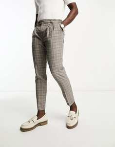 Коричневые зауженные брюки со складками спереди New Look