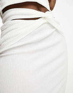 Текстурная юбка макси цвета слоновой кости с перекрученным вырезом ASOS DESIGN