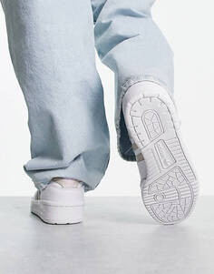 Бело-бежевые низкие кроссовки adidas Originals Rivalry