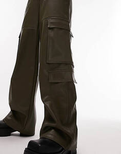 Темно-хаки брюки карго в стиле милитари из искусственной кожи Topshop