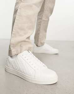 Белые кроссовки на шнуровке с тисненой монограммой ASOS DESIGN