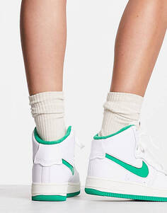 Белые высокие кроссовки Nike AF1 Sculpt с зеленой галочкой