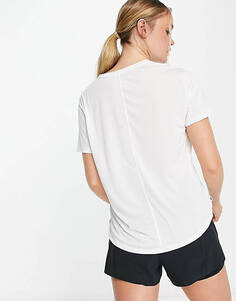Белая футболка с логотипом Nike Running Swoosh