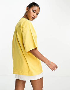 Желтая футболка с рисунком Fila