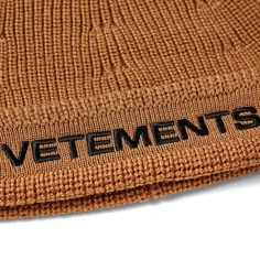 шапка с логотипом VETEMENTS