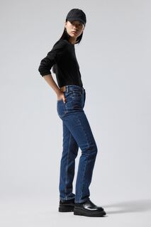 Гладкие джинсы узкого кроя и завышенной талией Weekday