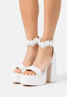 Босоножки на каблуке Koi Footwear, белый
