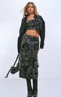 PrettyLittleThing Черная юбка-миди с карго и карманами кислотной стирки
