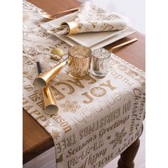 108-дюймовая золотая и белая дорожка для стола с рождественским принтом для колледжа Contemporary Home Living