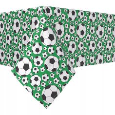 Прямоугольная скатерть, 100% полиэстер, 60х84 дюйма, зеленые футбольные мячи Fabric Textile Products