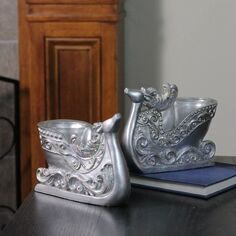 Набор из 2 серебряных подсвечников для рождественского чая в виде саней с оленями 4,5 дюйма Diva At Home