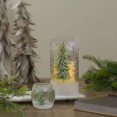 8-дюймовый беспламенный стеклянный подсвечник с рождественскими соснами, расписанными вручную Christmas Central
