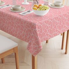 Квадратная скатерть, 100 % полиэстер, 60x60 дюймов, геометрические фигуры, розовая. Fabric Textile Products