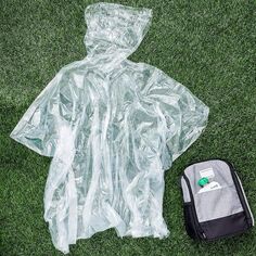 Juvale, 10 шт., одноразовые пончо от дождя для детей, прозрачные пластиковые плащи для экстренных случаев, для девочек и мальчиков Juvale
