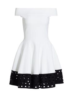 Мини-платье с геометрической отделкой и вырезами Alexander McQueen, белый