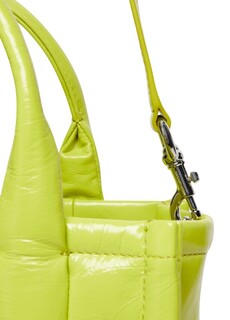 Маленькая блестящая мятая сумка-тоут Marc Jacobs