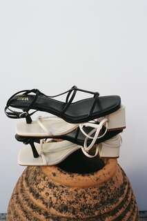Кожаные сандалии с ремешками на каблуке Zara, черный