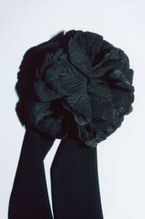 Приятное цветочное ожерелье Zara, черный
