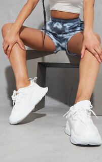 PrettyLittleThing Белые массивные кроссовки на двойной подошве со шнуровкой для хайкеров