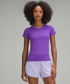 Рубашка Swiftly Tech с коротким рукавом 2.0 Lululemon, фиолетовый