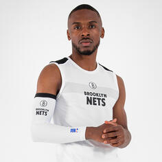 Баскетбольные налокотники женские/мужские E500 NBA Brooklyn Nets белые TARMAK, белый черный