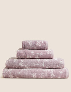 Супермягкое жаккардовое полотенце из чистого хлопка с цветочным принтом Marks &amp; Spencer