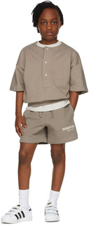 Детские шорты серо-коричневого цвета с логотипом Essentials