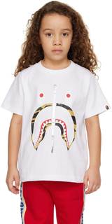 Детская белая футболка с камуфляжной акулой BAPE