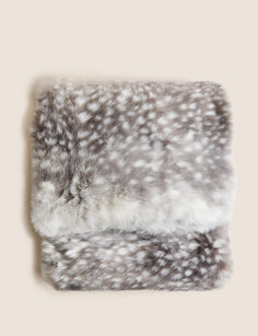 Плед из искусственного меха со снежным леопардом Marks &amp; Spencer