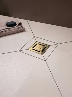 Душевой трап 99x99/50*75*110 мм золото Berges Zentrum Norma 092462