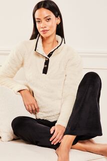 Мягкий свитер с контрастной отделкой и застежкой на пуговицы Lipsy, белый