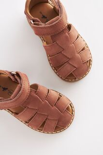 Кожаные сандалии с застежкой-липучкой и открытыми носками Next, коричневый