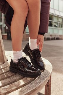 Кожаные туфли Прага на шнуровке приталенного кроя Clarks, черный