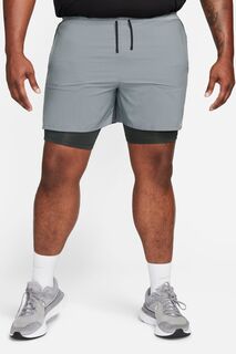 Беговые шорты 2-в-1 Dri-FIT Stride 7 дюймов Nike, серый
