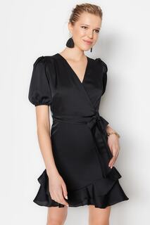 Платье Trendyol атласное с поясом, черный