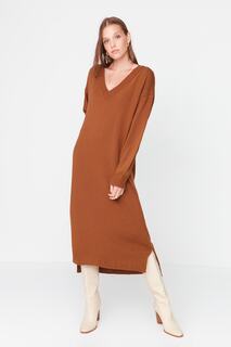 Платье Trendyol макси с v-образным вырезом трикотажное, коричневый