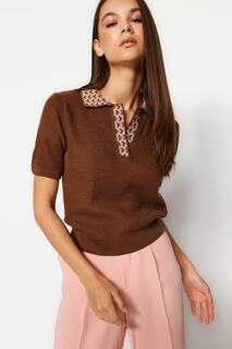 Блузка Trendyol трикотажная с воротником-поло, коричневый