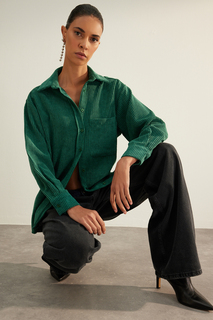 Рубашка-бойфренд Trendyol с карманами, изумрудно-зеленый