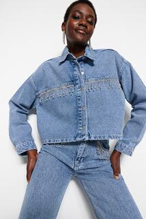 Куртка джинсовая укороченная Trendyol с синими аксессуарами