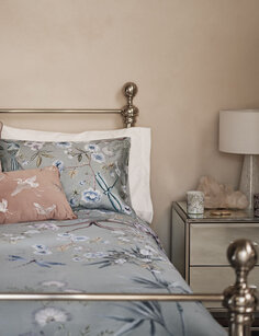 Комплект постельного белья из чистого хлопка и сатина с цветочным принтом Marks &amp; Spencer